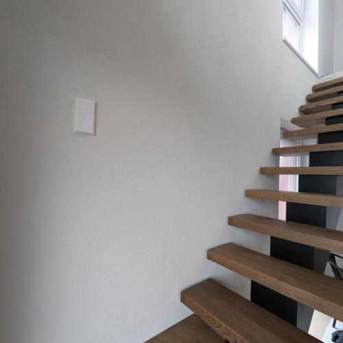 Dekoratyvinis tinkas ant sienos – moderni tekstūra ir elegantiškas dizainas