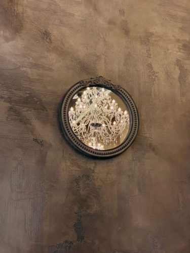 Vientisos erdvės kūrimas naudojant dekoratyvines dangas, Royal Wall